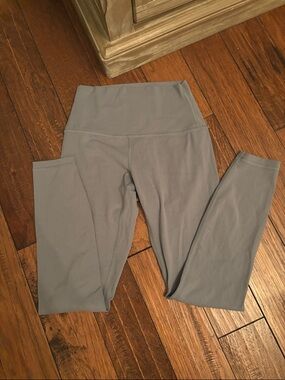 High-Waist fog blue Leggings crazy yoga
cut tag but size xs